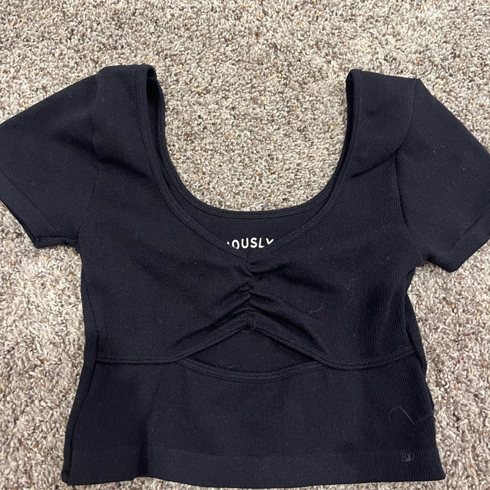 crop top.
